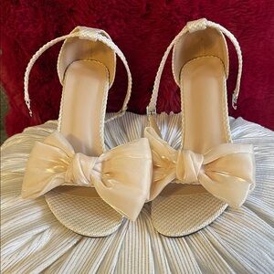 Elegant Cream Bow Women's Sandals